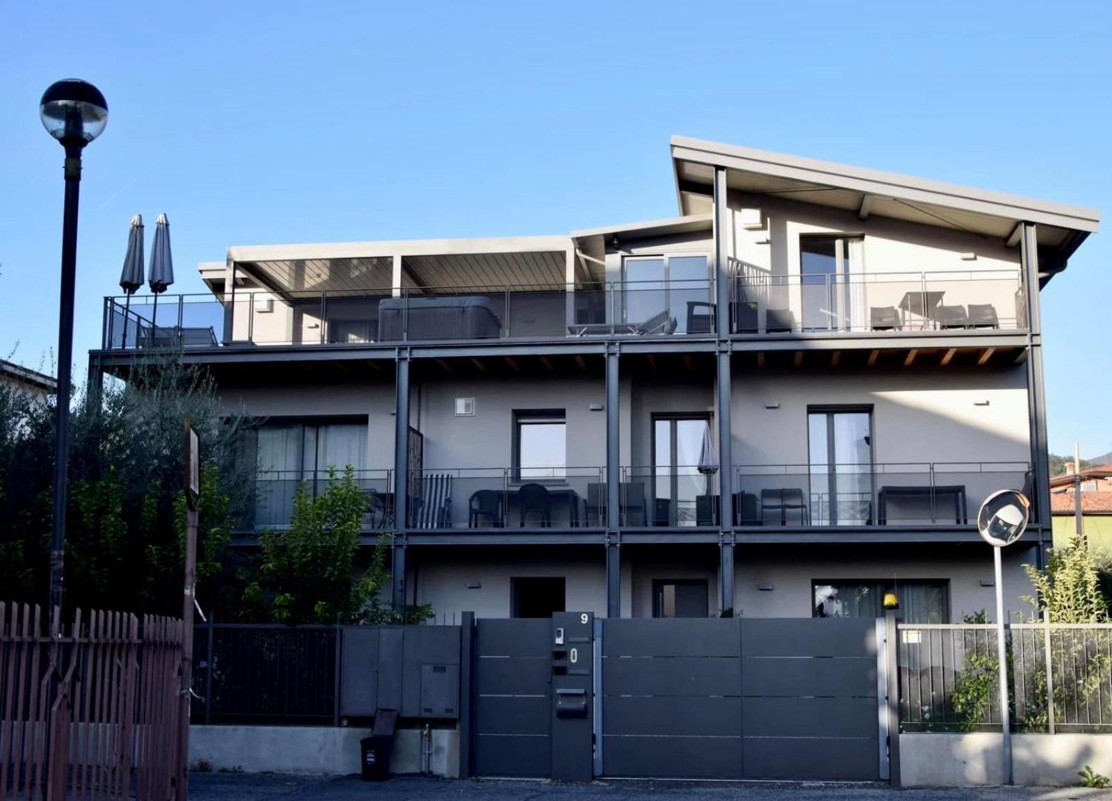 Villa Donne Del Lago Vittoria サロ エクステリア 写真
